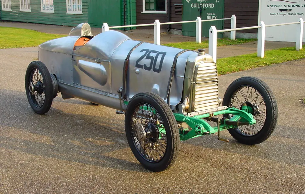 Aston Martin Razor Blade