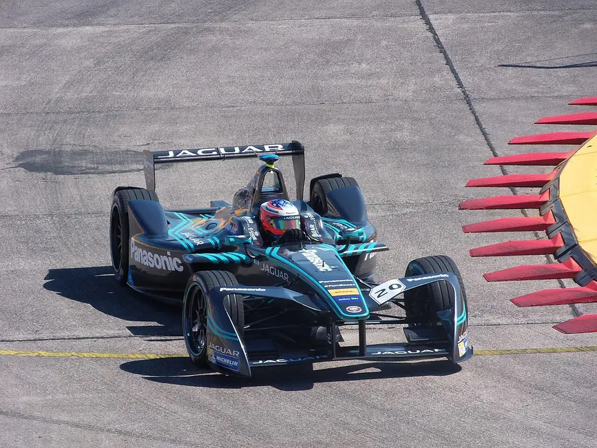 Jaguar Spark-Jaguar I-Type 1