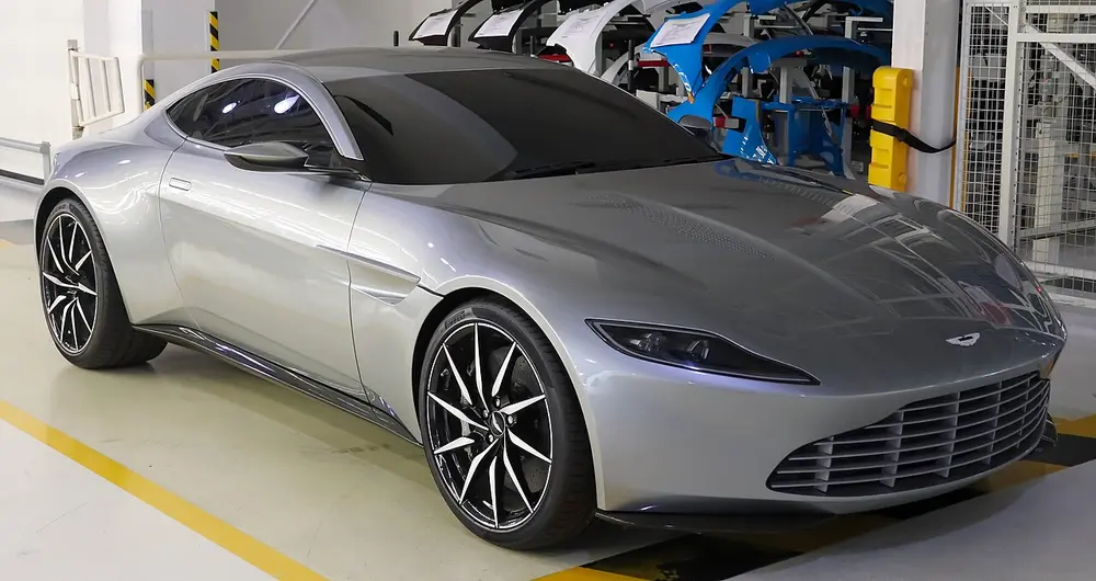 Aston Martin DB10