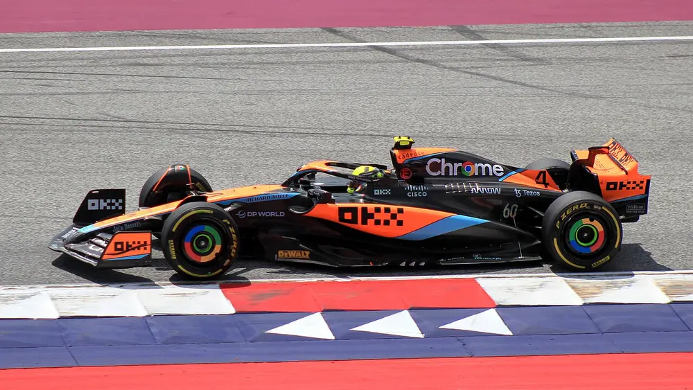 McLaren MCL60