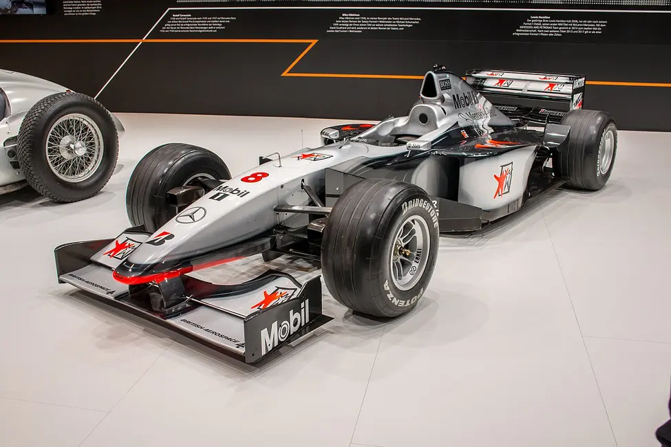 McLaren MP4/13