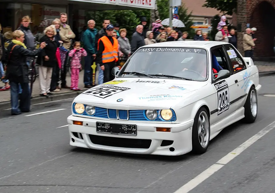 BMW E30