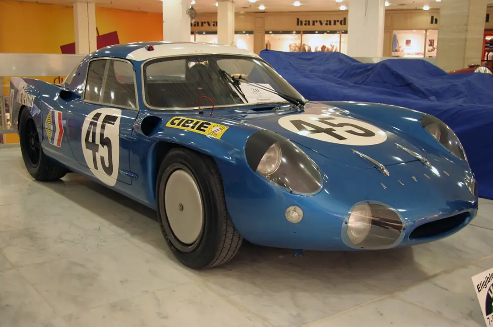 Alpine A211
